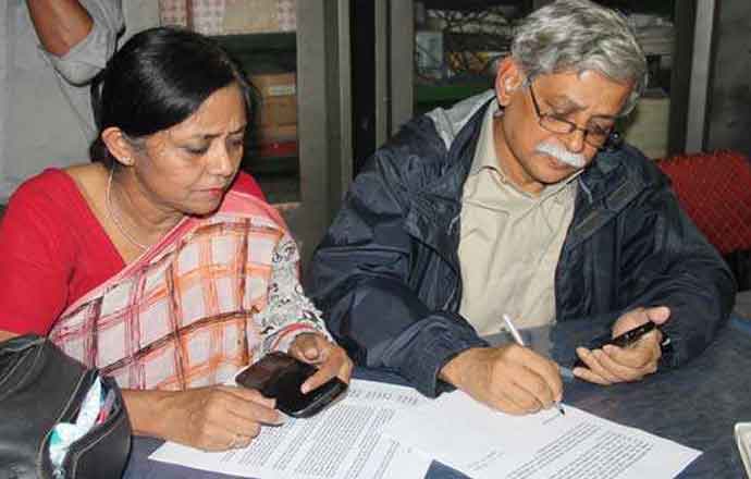 Dr Zafar Iqbal, his wife withdraw resignations